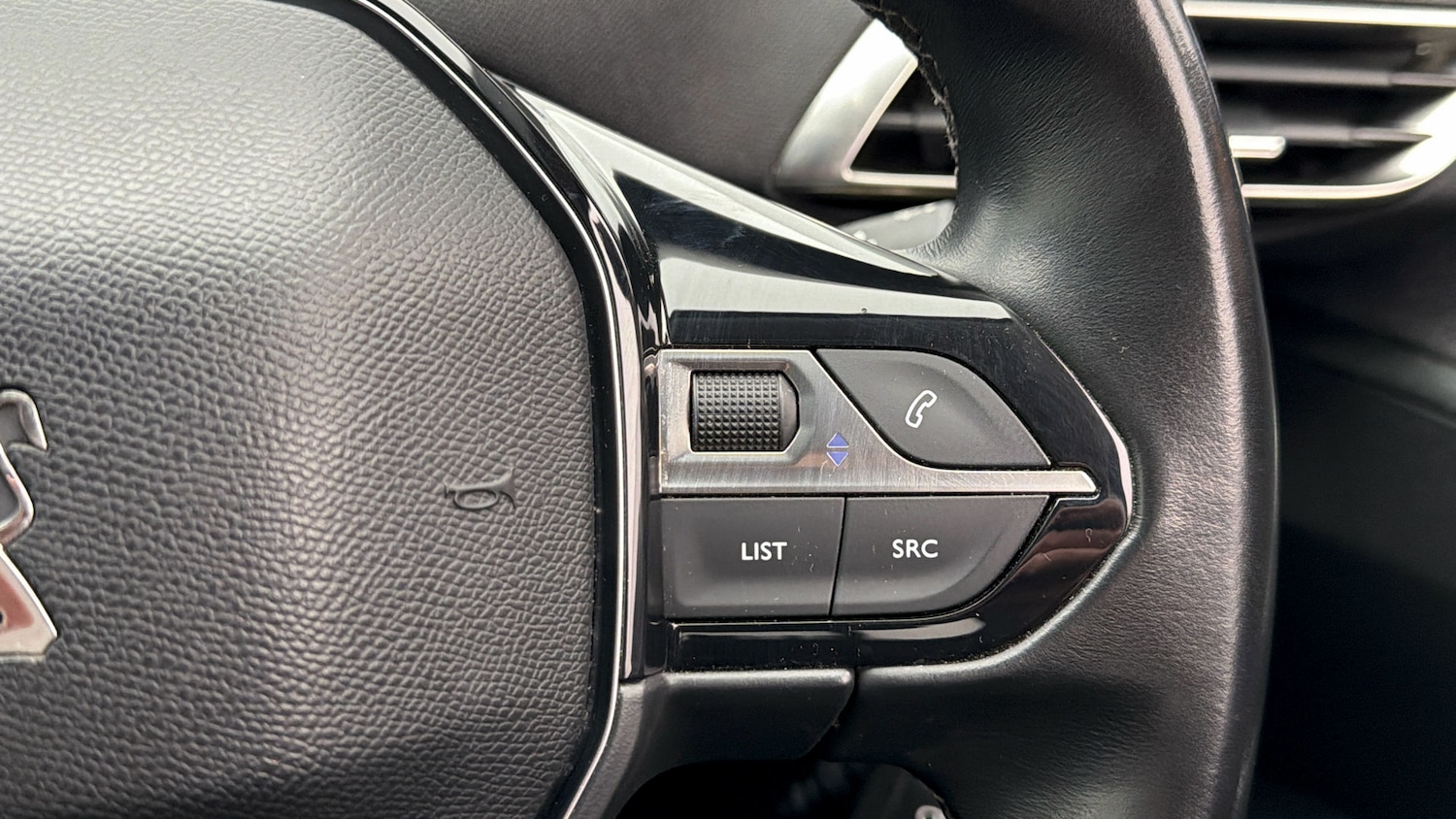 Used Peugeot 5008 2020 for sale - 77974109: Photo 24