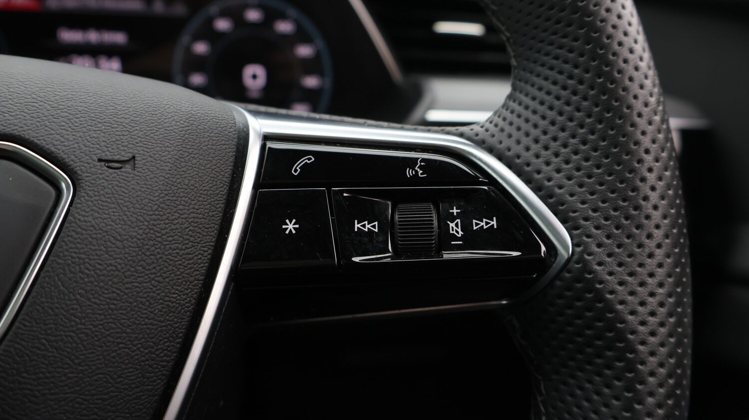 Used Audi Q8 2023 for sale - 77474594: Photo 28