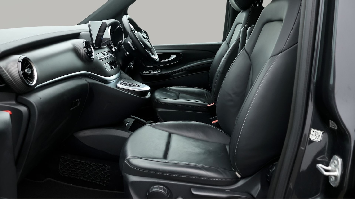 Used Mercedes-Benz V-Class 2023 for sale - 77404693: Photo 14