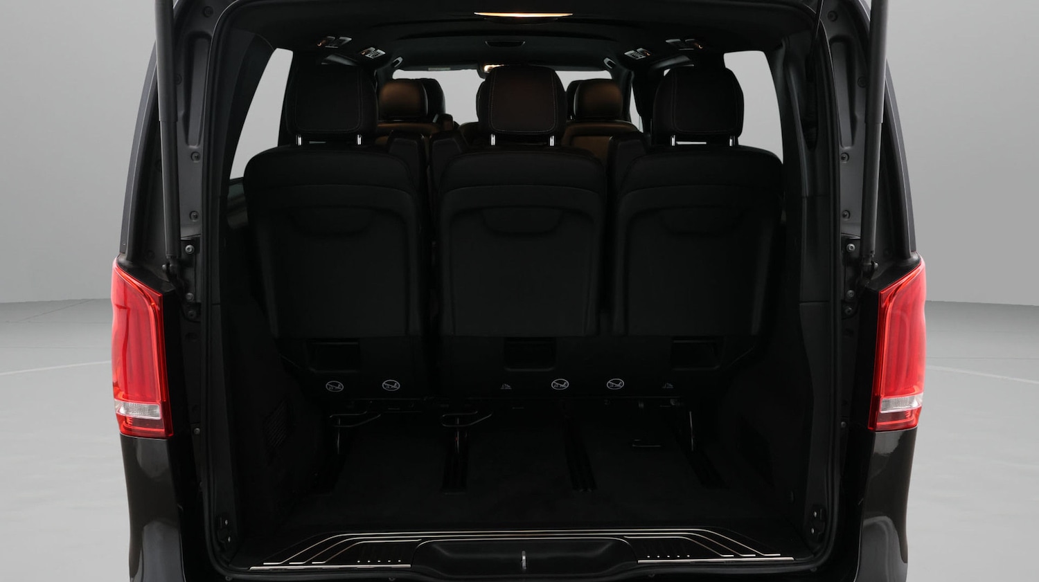 Used Mercedes-Benz V-Class 2023 for sale - 77404693: Photo 17