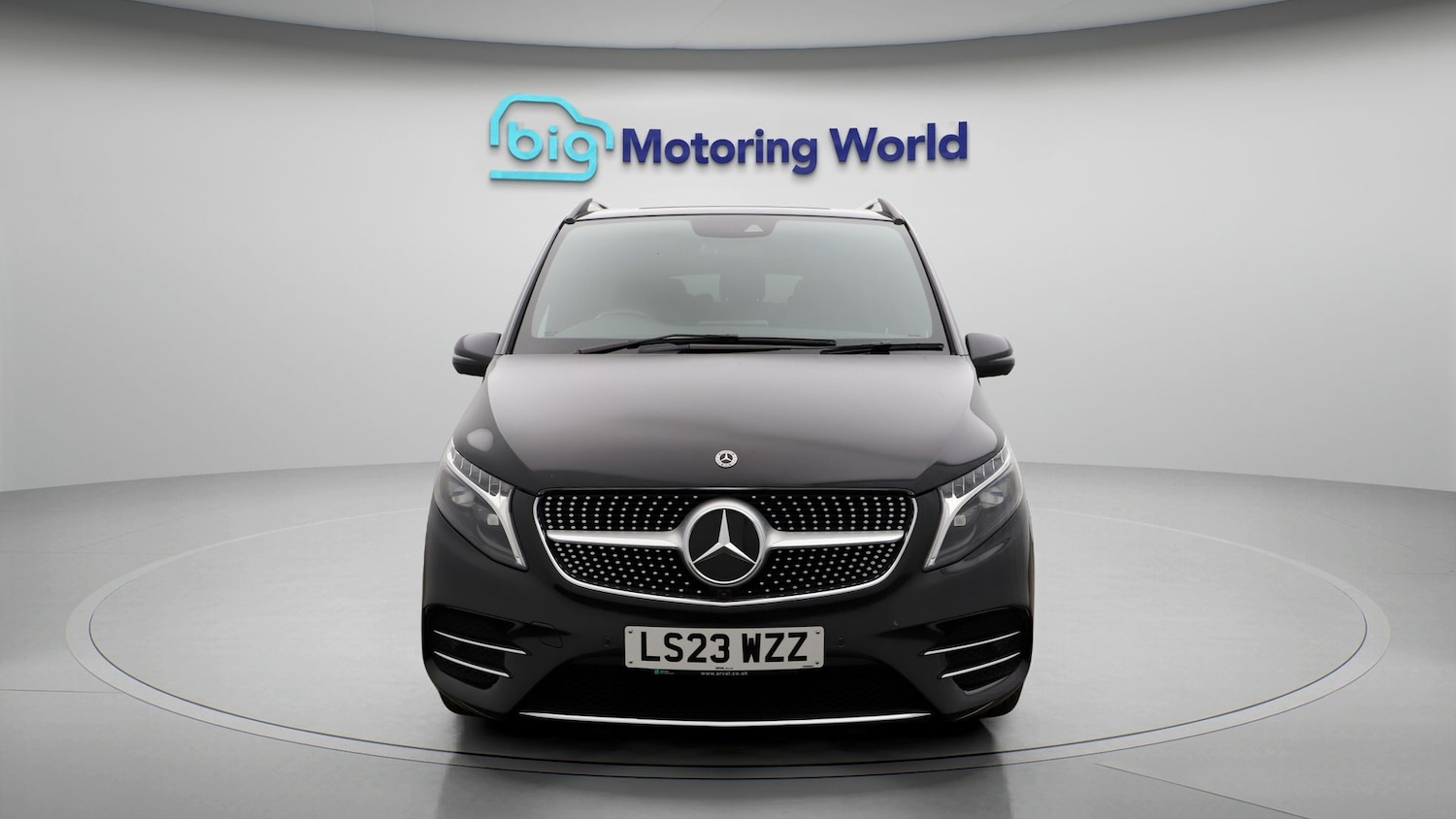 Used Mercedes-Benz V-Class 2023 for sale - 77404693: Photo 2