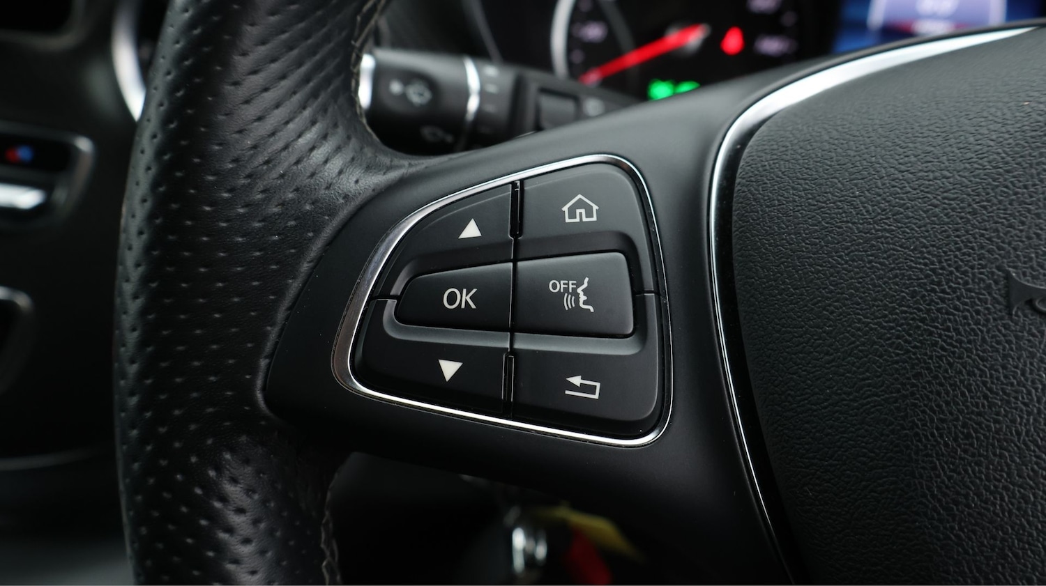 Used Mercedes-Benz V-Class 2023 for sale - 77404693: Photo 23