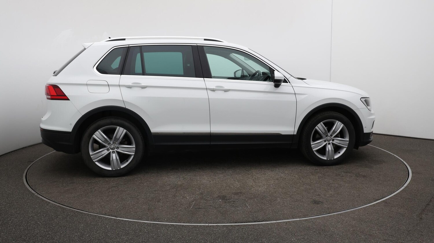 Used Volkswagen Tiguan 2020 for sale - 75965342: Photo 49