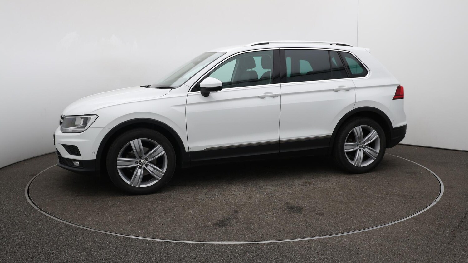 Used Volkswagen Tiguan 2020 for sale - 75965342: Photo 65