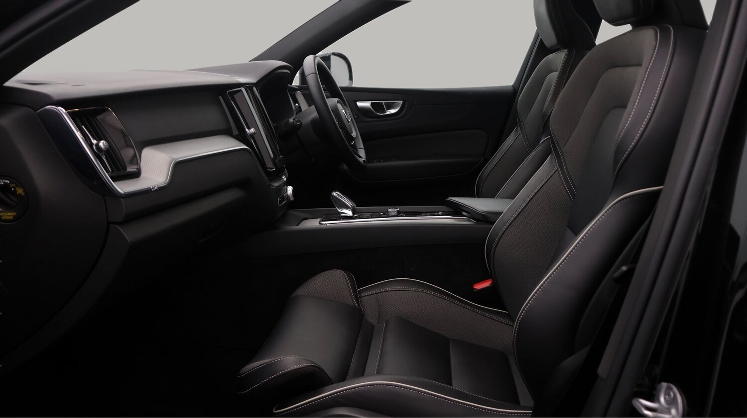 Used Volvo XC60 2023 for sale - 77365677: Photo 14