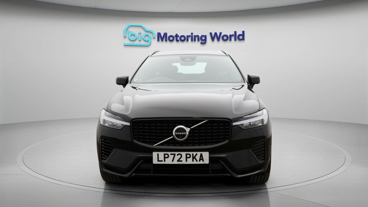 Used Volvo XC60 2023 for sale - 77365677: Photo 2