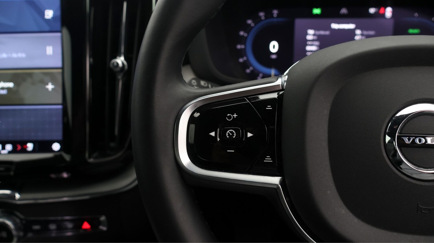 Used Volvo XC60 2023 for sale - 77365677: Photo 23