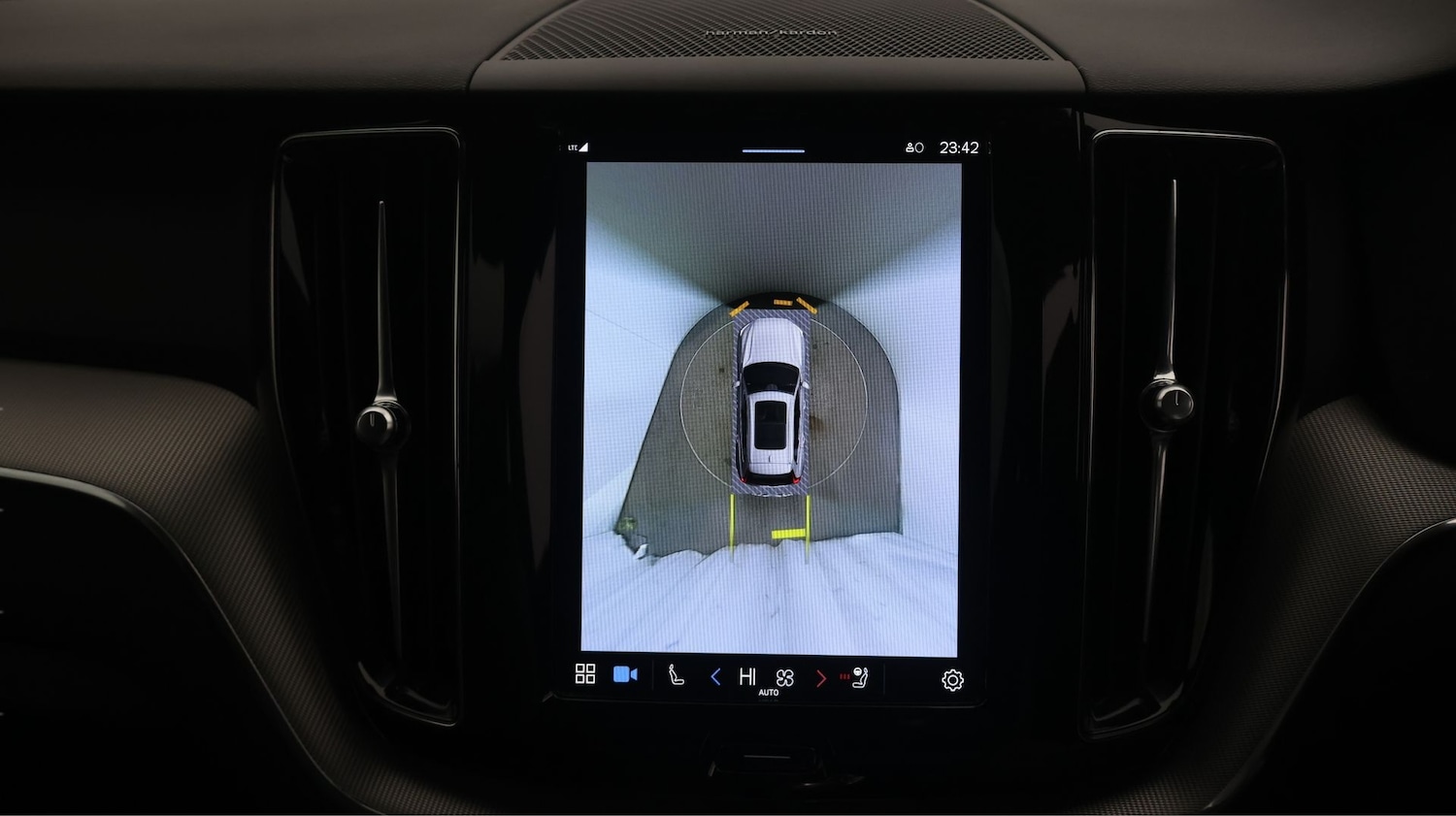 Used Volvo XC60 2023 for sale - 77365677: Photo 27