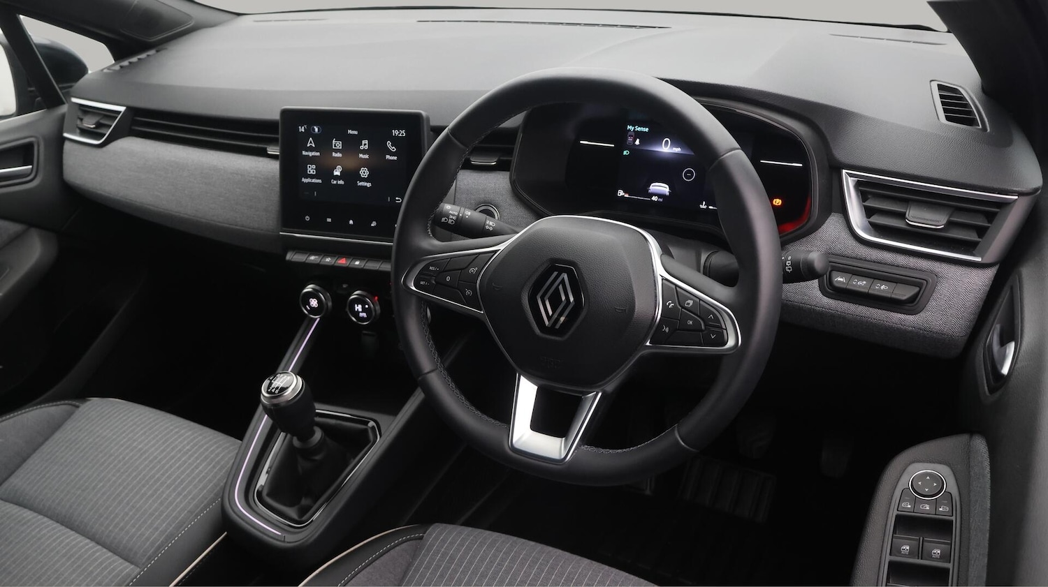 Used Renault Clio 2024 for sale - 76550951: Photo 10