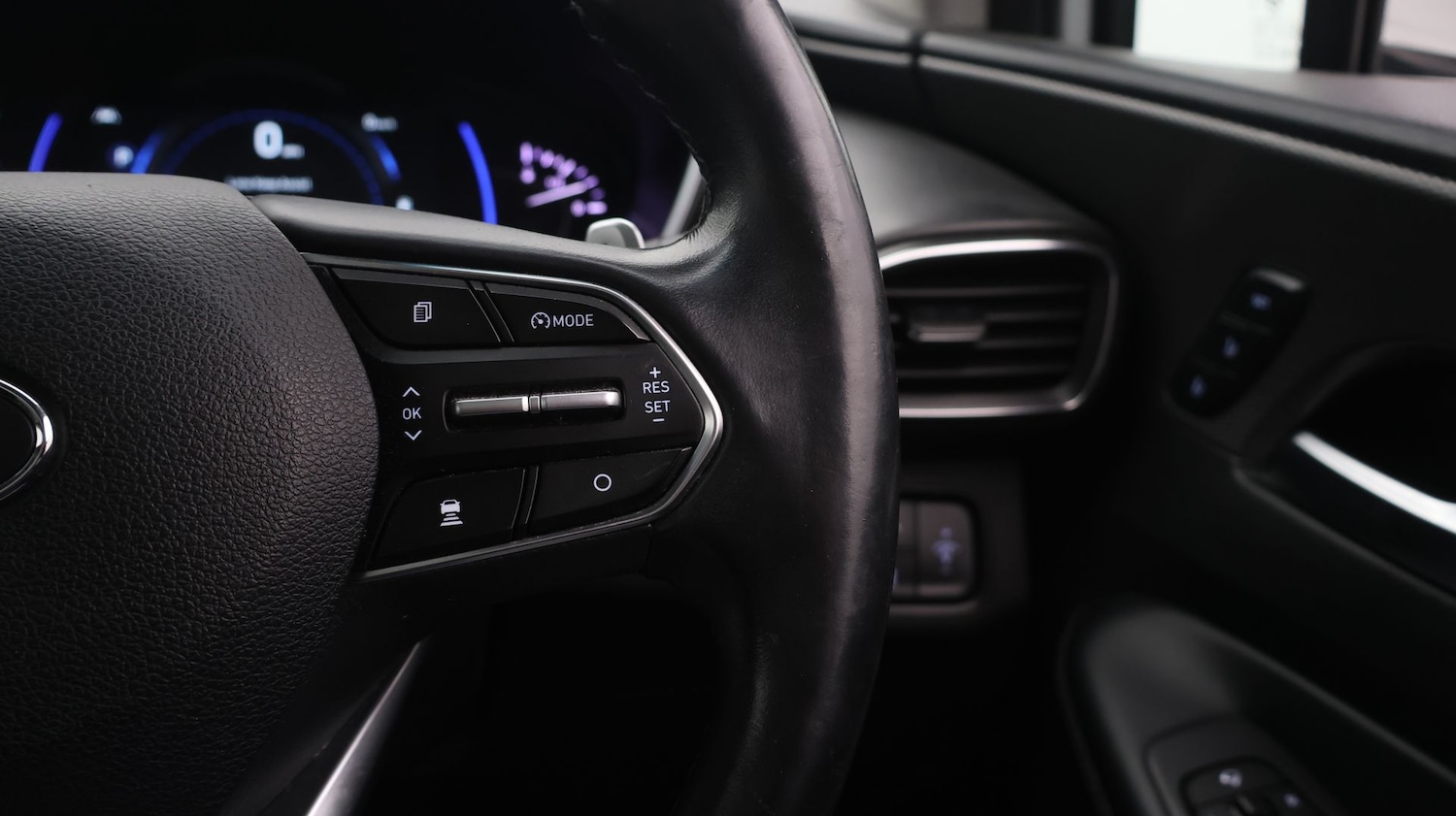 Used Hyundai Santa Fe 2019 for sale - 77759208: Photo 30