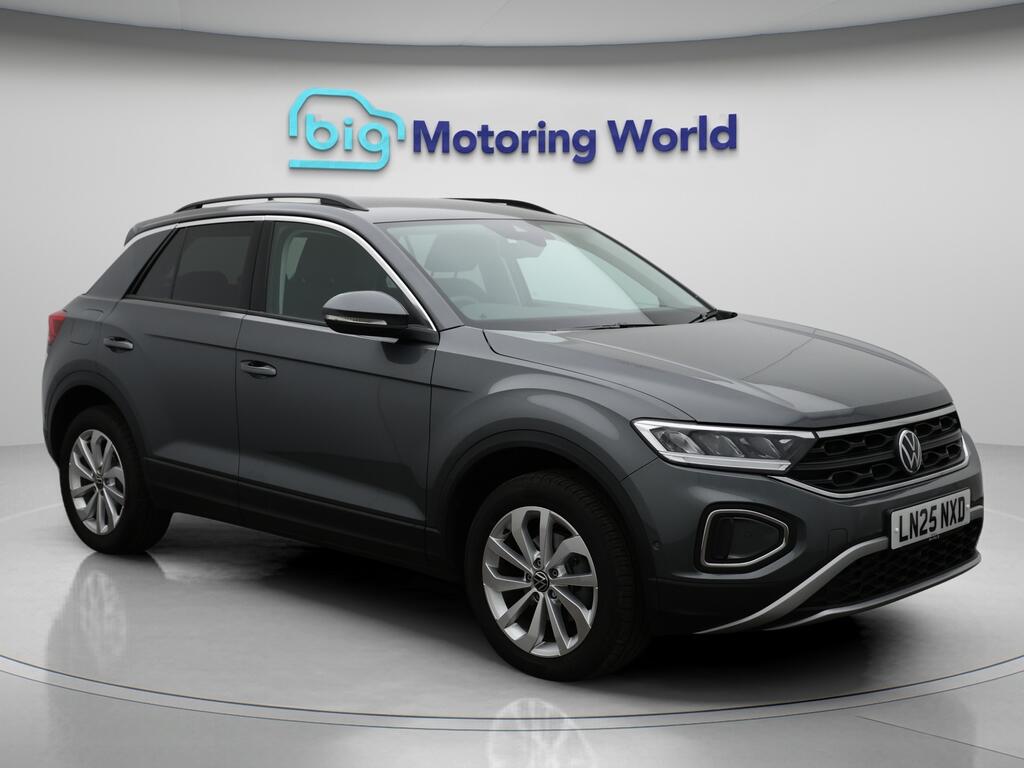 Used Volkswagen T-Roc 2025 for sale - 76550386: Photo 1