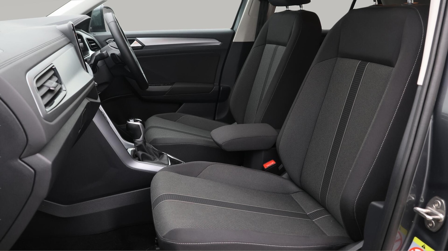 Used Volkswagen T-Roc 2025 for sale - 76550386: Photo 15