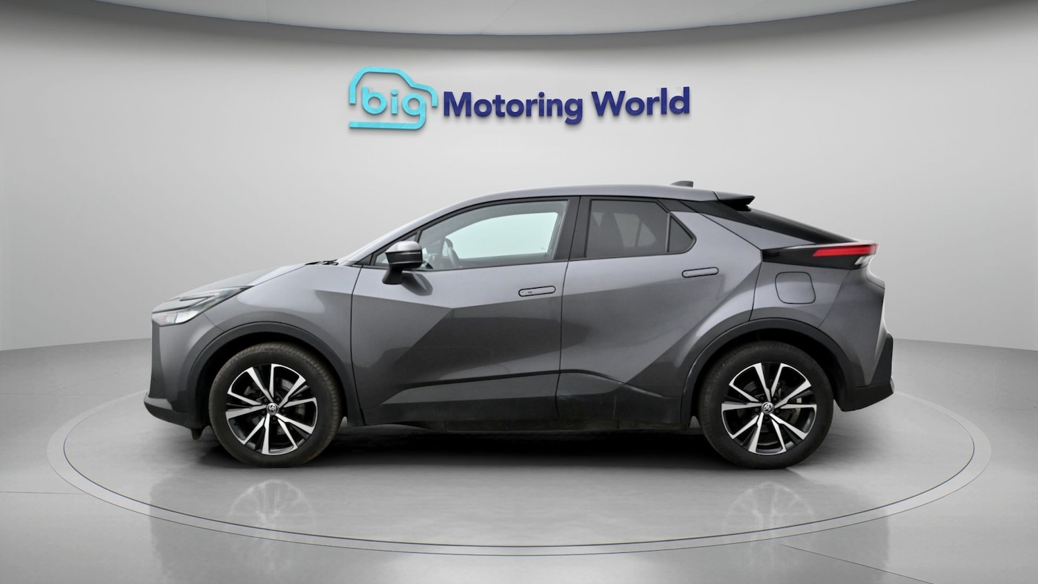 Used Toyota C-HR 2024 for sale - 77822445: Photo 4