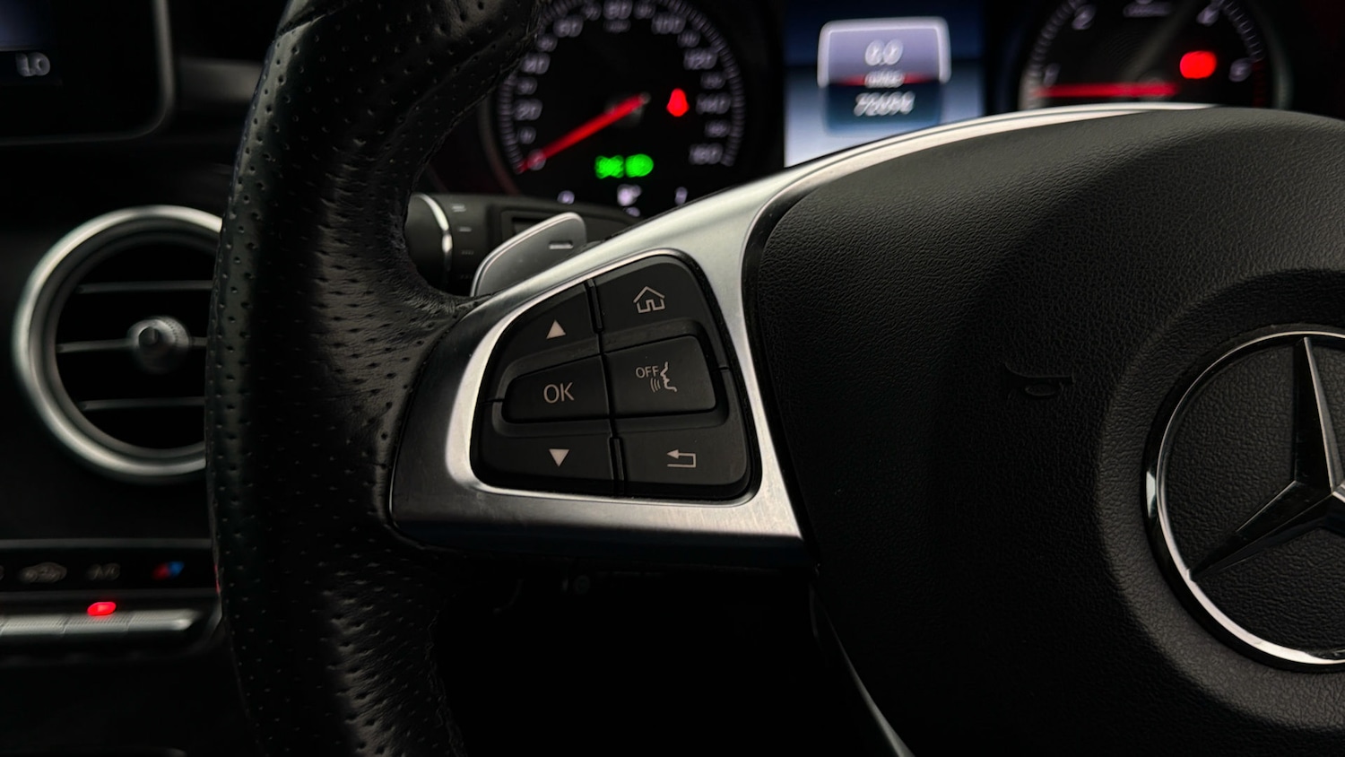 Used Mercedes-Benz GLC 2019 for sale - 78083880: Photo 23