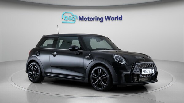 Used MINI Hatch 2022 for sale - 75647302: Photo 2