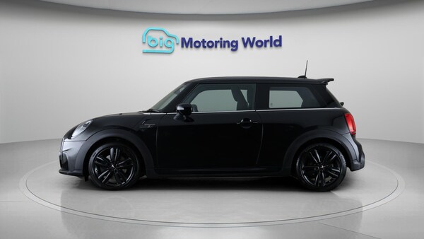 Used MINI Hatch 2022 for sale - 75647302: Photo 5