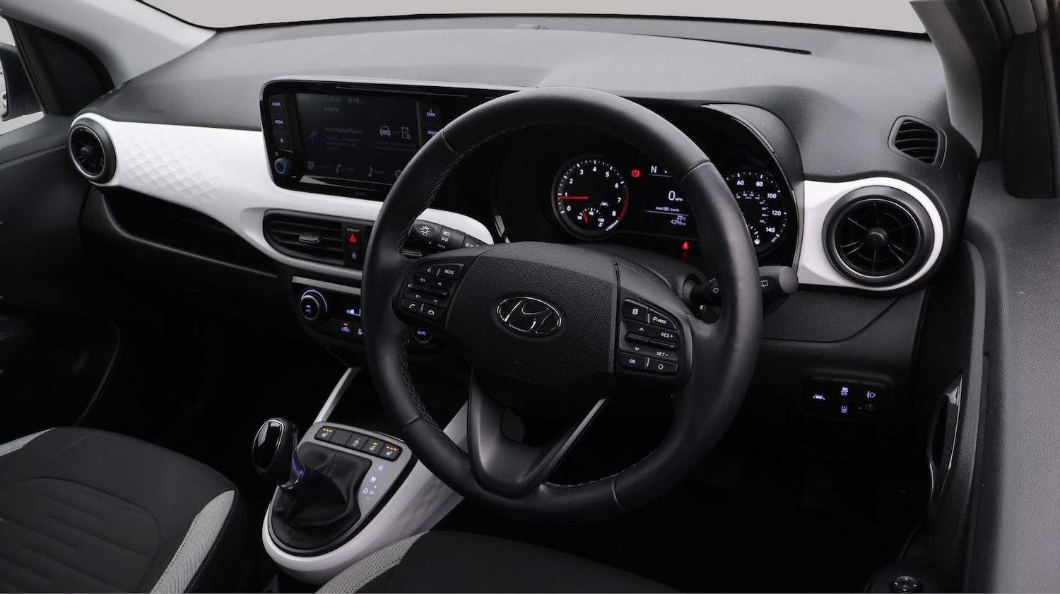 Used Hyundai i10 2023 for sale - 77747521: Photo 9