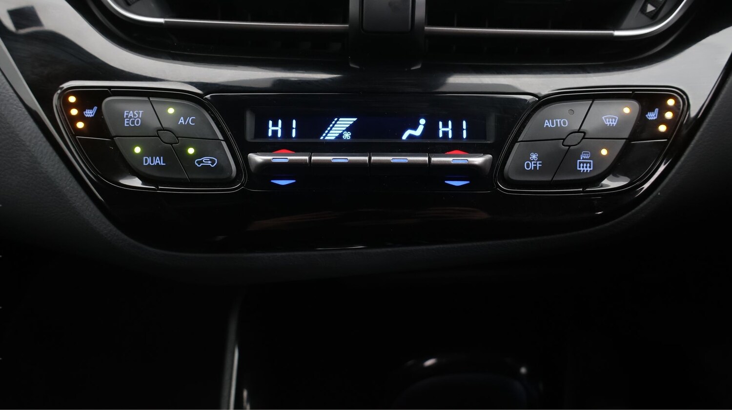 Used Toyota C-HR 2019 for sale - 77252536: Photo 12