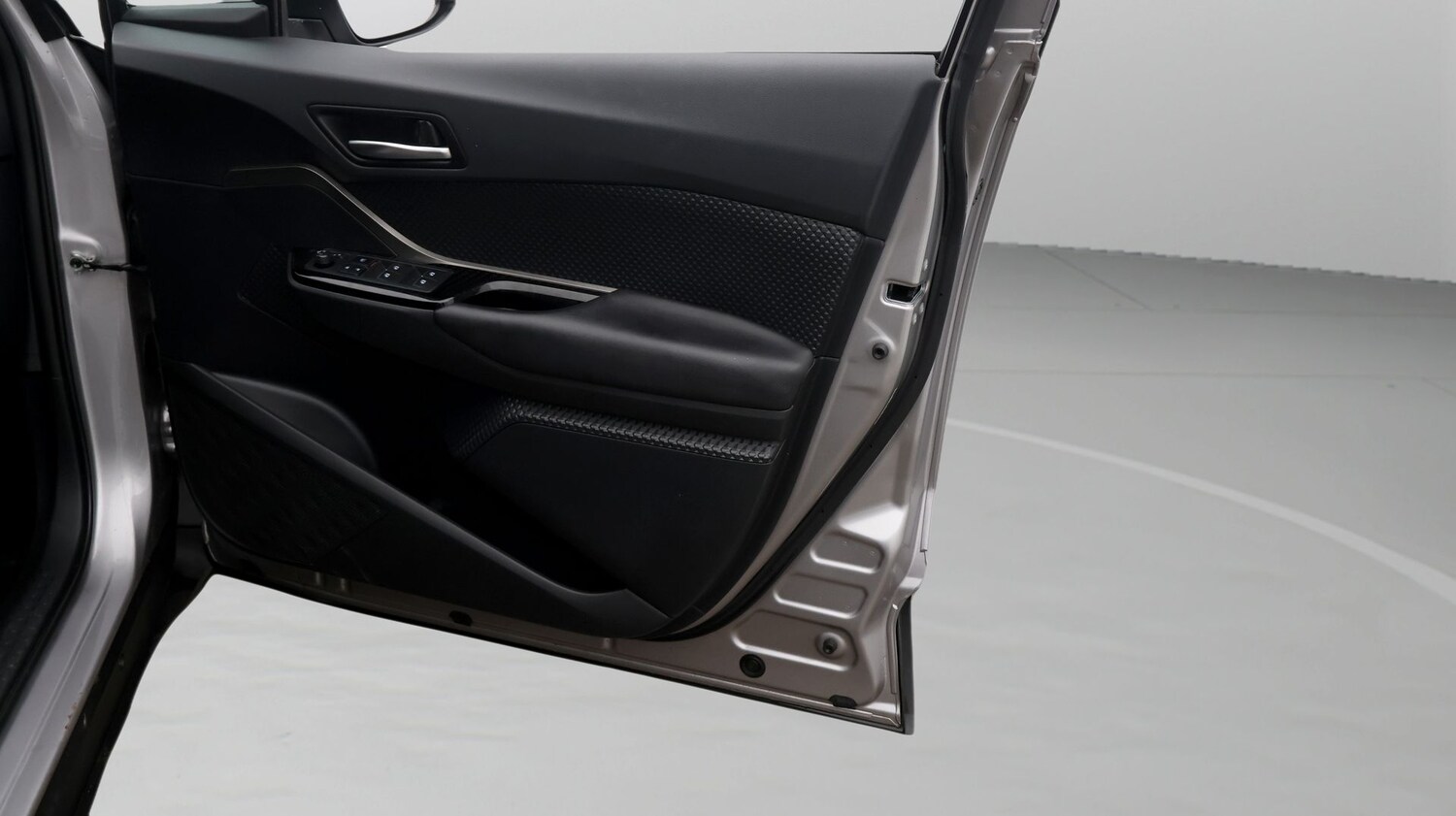 Used Toyota C-HR 2019 for sale - 77252536: Photo 15