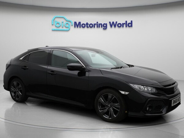 Used Honda Civic 2018 for sale - 76012589: Photo 1