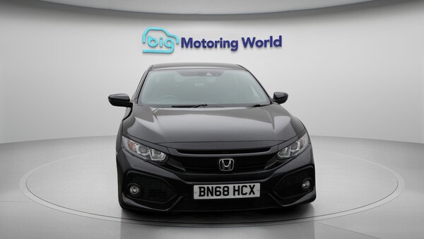 Used Honda Civic 2018 for sale - 76012589: Photo 3