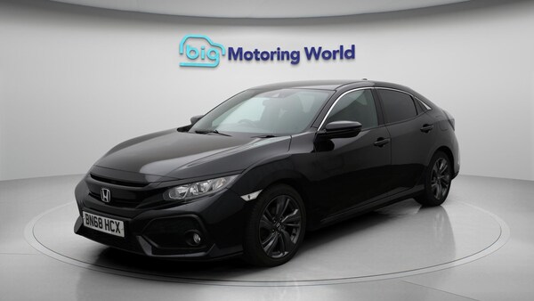 Used Honda Civic 2018 for sale - 76012589: Photo 4