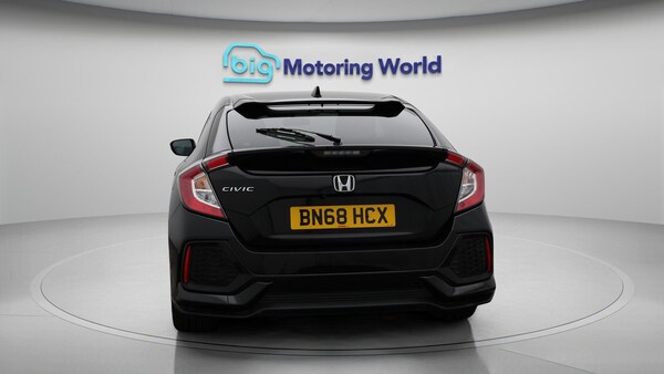Used Honda Civic 2018 for sale - 76012589: Photo 7