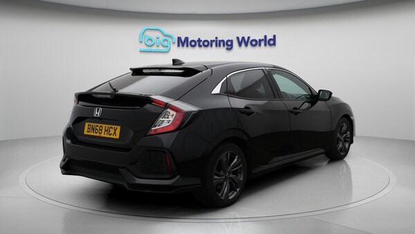 Used Honda Civic 2018 for sale - 76012589: Photo 8