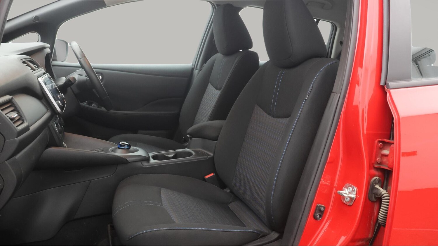 Used Nissan Leaf for sale - 76735321: Photo 15