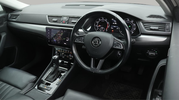 Used Skoda Superb 2017 for sale - 76136944: Photo 10