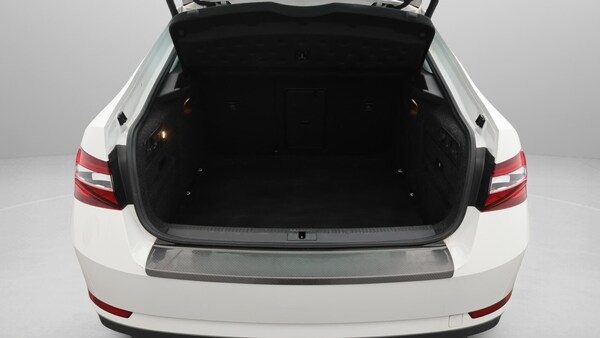 Used Skoda Superb 2017 for sale - 76136944: Photo 18