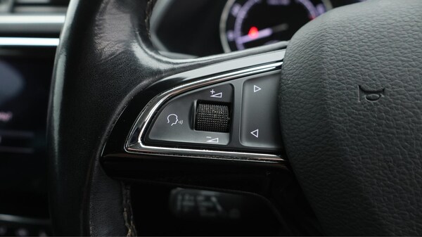 Used Skoda Superb 2017 for sale - 76136944: Photo 25