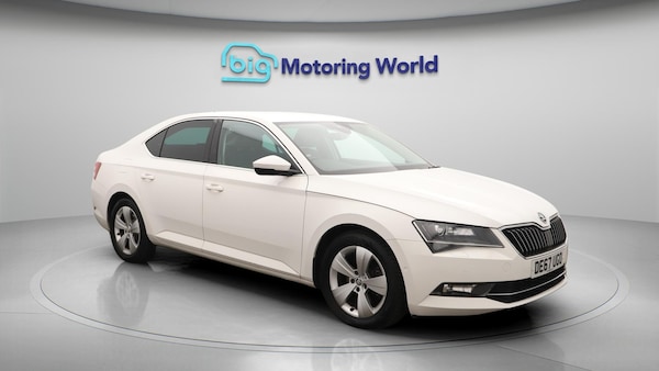 Used Skoda Superb 2017 for sale - 76136944: Photo 2