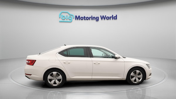 Used Skoda Superb 2017 for sale - 76136944: Photo 9