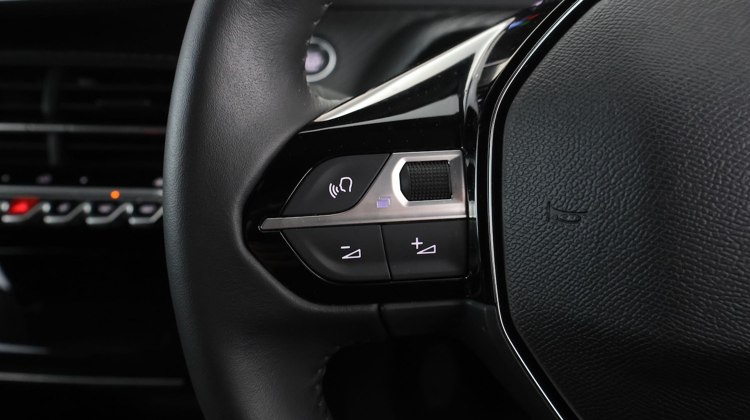 Used Peugeot 2008 2024 for sale - 77983843: Photo 21