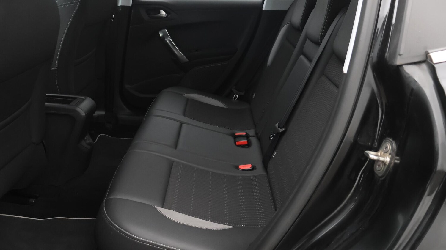 Used Peugeot 2008 2018 for sale - 76644804: Photo 17