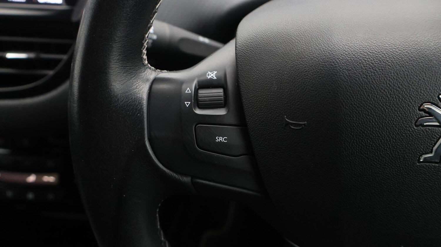 Used Peugeot 2008 2018 for sale - 76644804: Photo 23