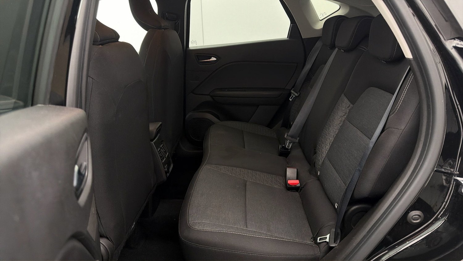 Used Renault Captur 2023 for sale - 77947231: Photo 15