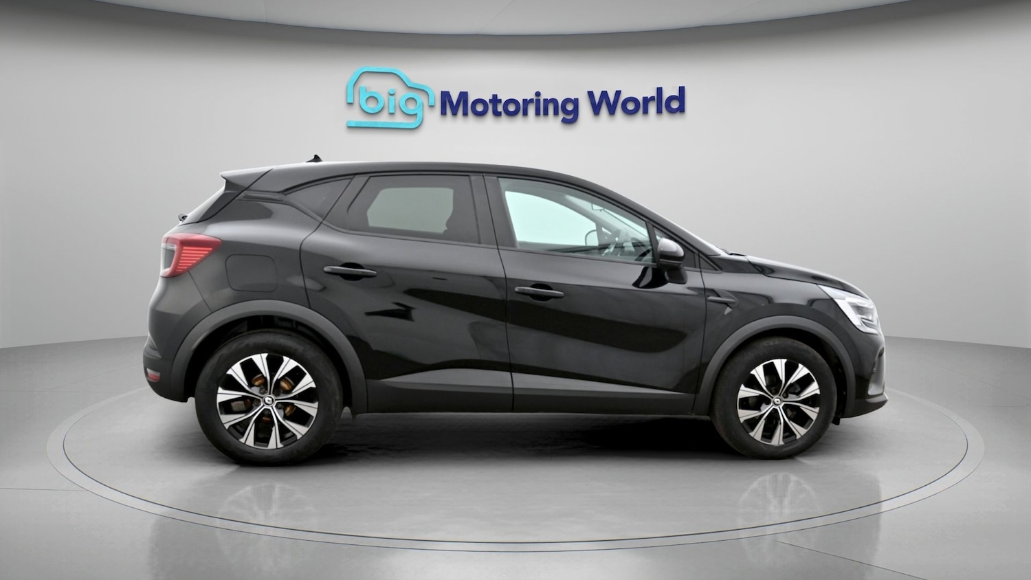 Used Renault Captur 2023 for sale - 77947231: Photo 8