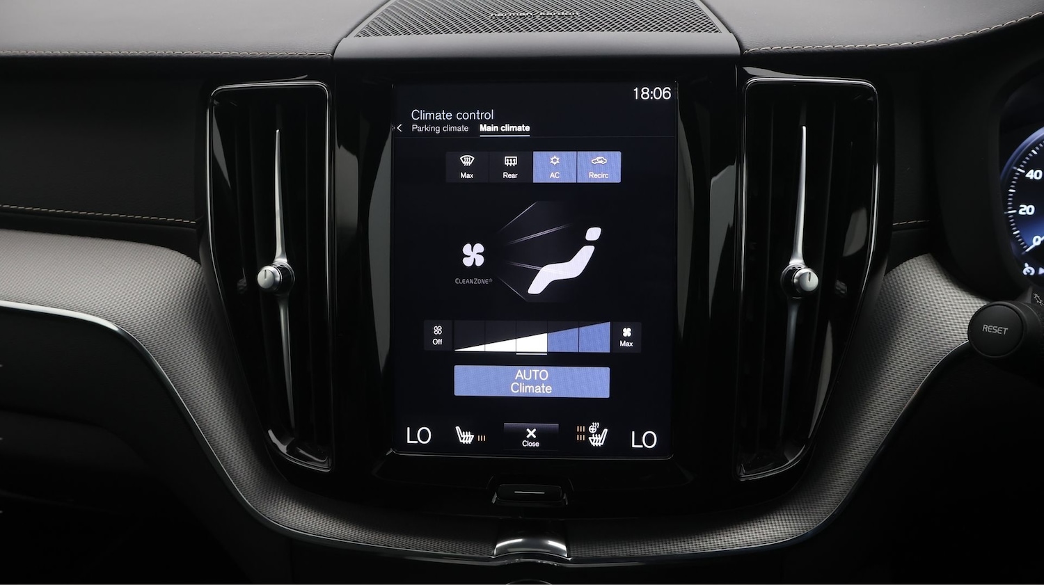 Used Volvo XC60 2019 for sale - 77812911: Photo 12