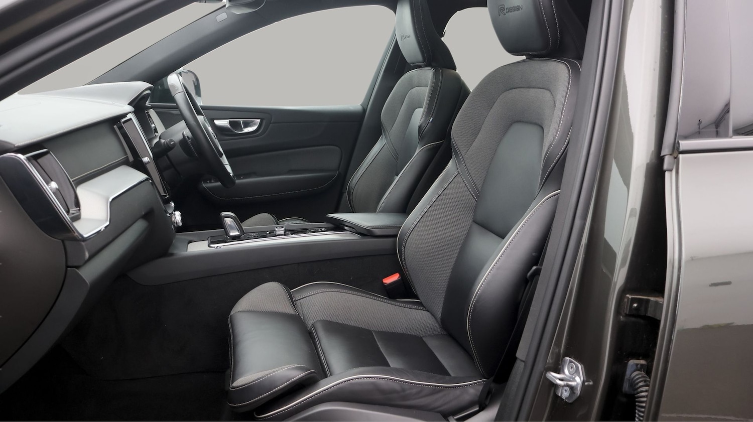 Used Volvo XC60 2019 for sale - 77812911: Photo 14