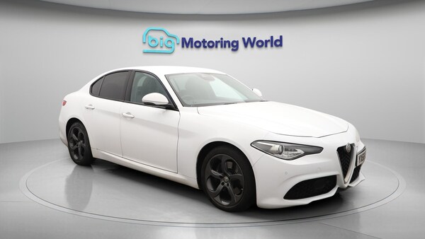 Used Alfa Romeo Giulia 2018 for sale - 76137284: Photo 2