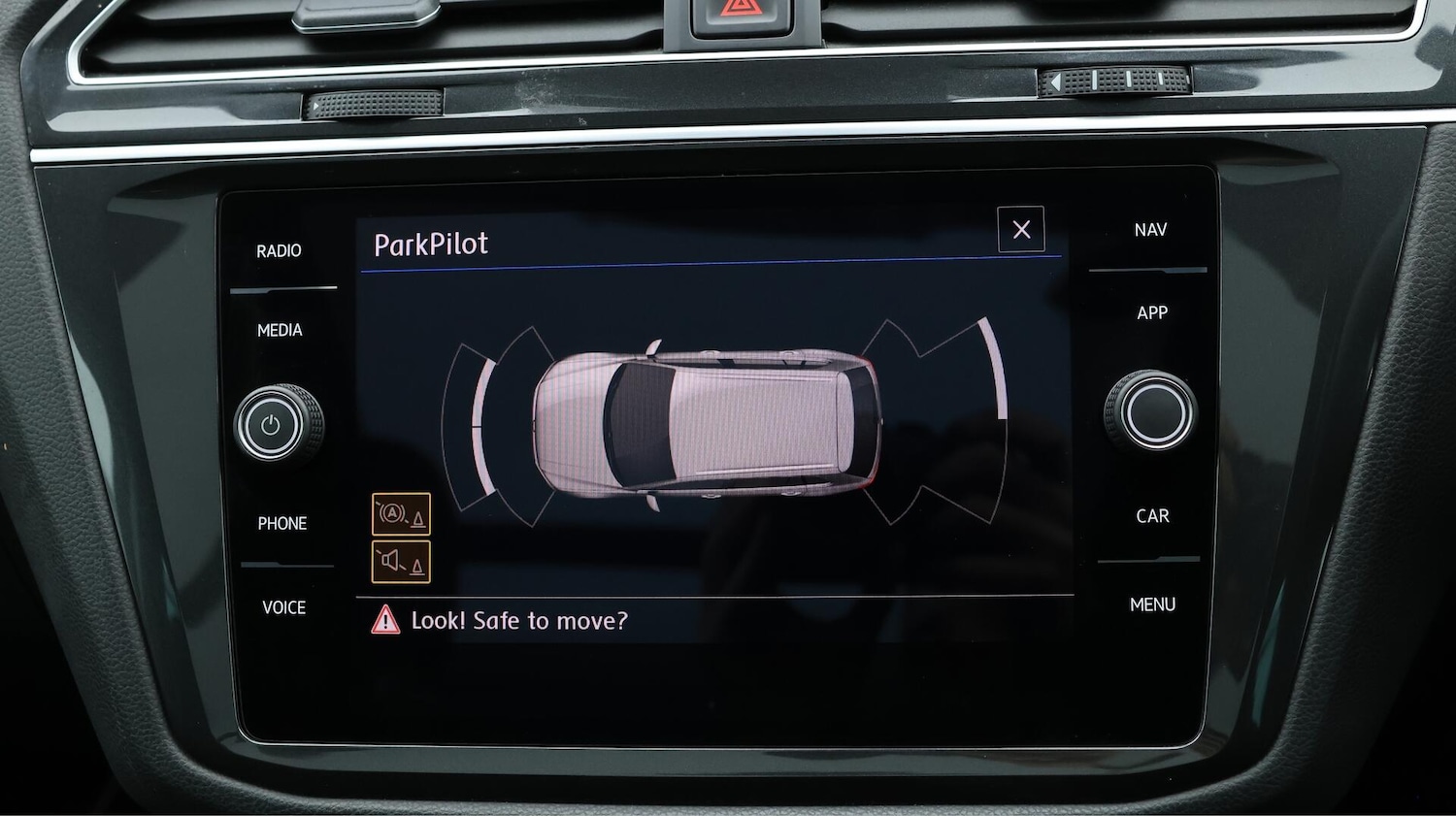 Used Volkswagen Tiguan 2018 for sale - 76152642: Photo 10