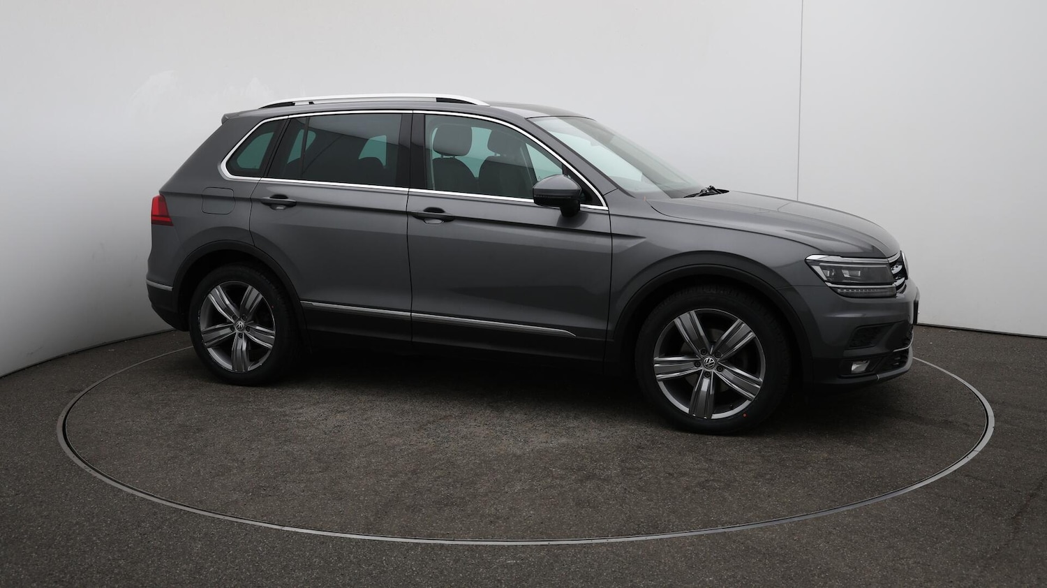 Used Volkswagen Tiguan 2018 for sale - 76152642: Photo 30