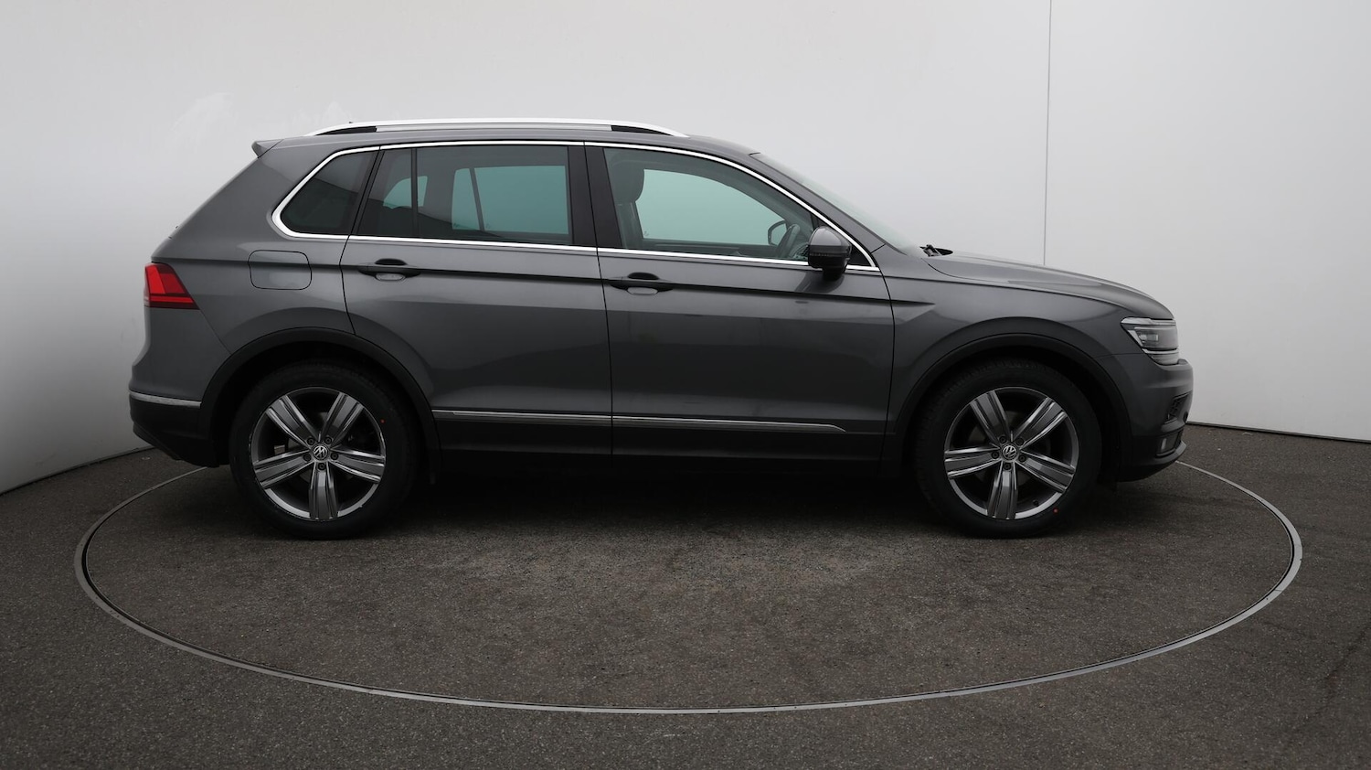 Used Volkswagen Tiguan 2018 for sale - 76152642: Photo 33