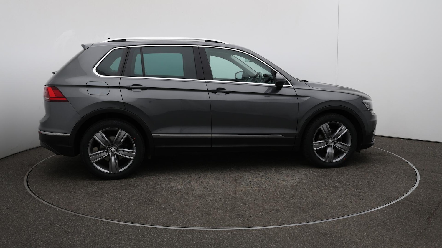 Used Volkswagen Tiguan 2018 for sale - 76152642: Photo 34