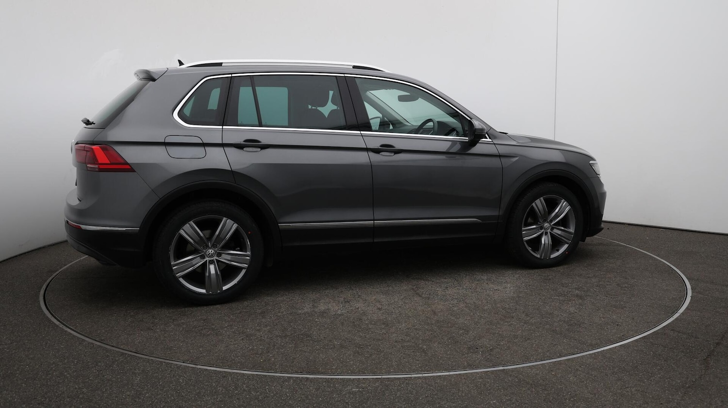 Used Volkswagen Tiguan 2018 for sale - 76152642: Photo 35