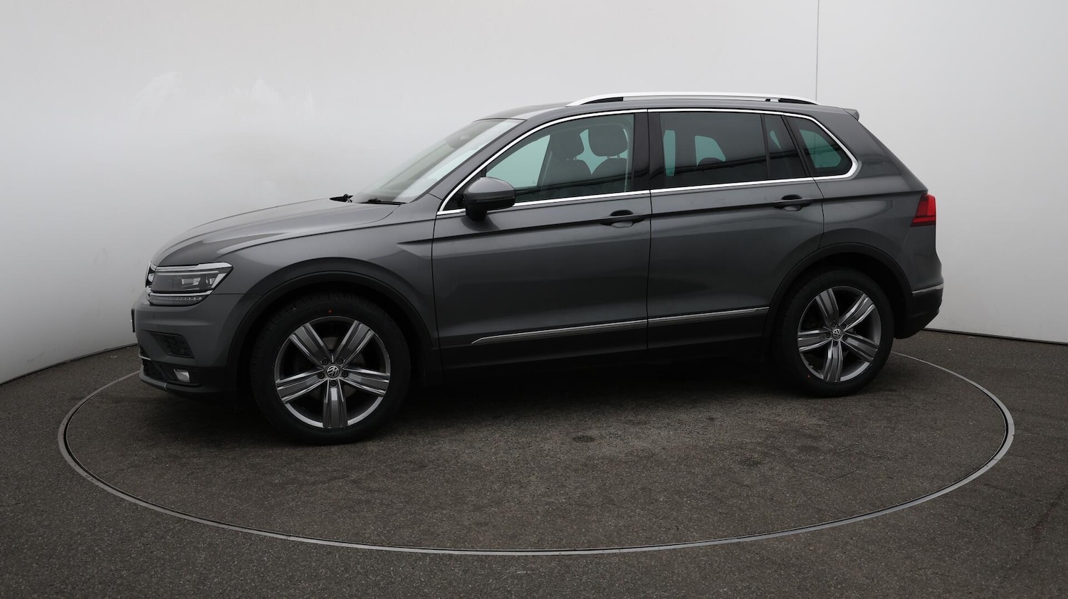 Used Volkswagen Tiguan 2018 for sale - 76152642: Photo 50