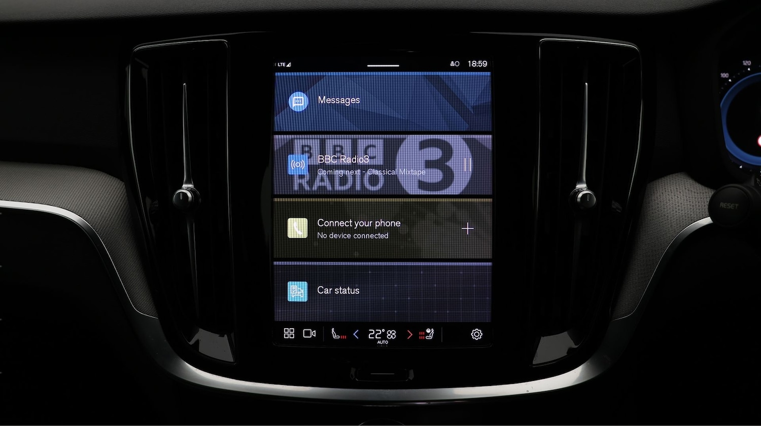 Used Volvo V60 2022 for sale - 77201117: Photo 11