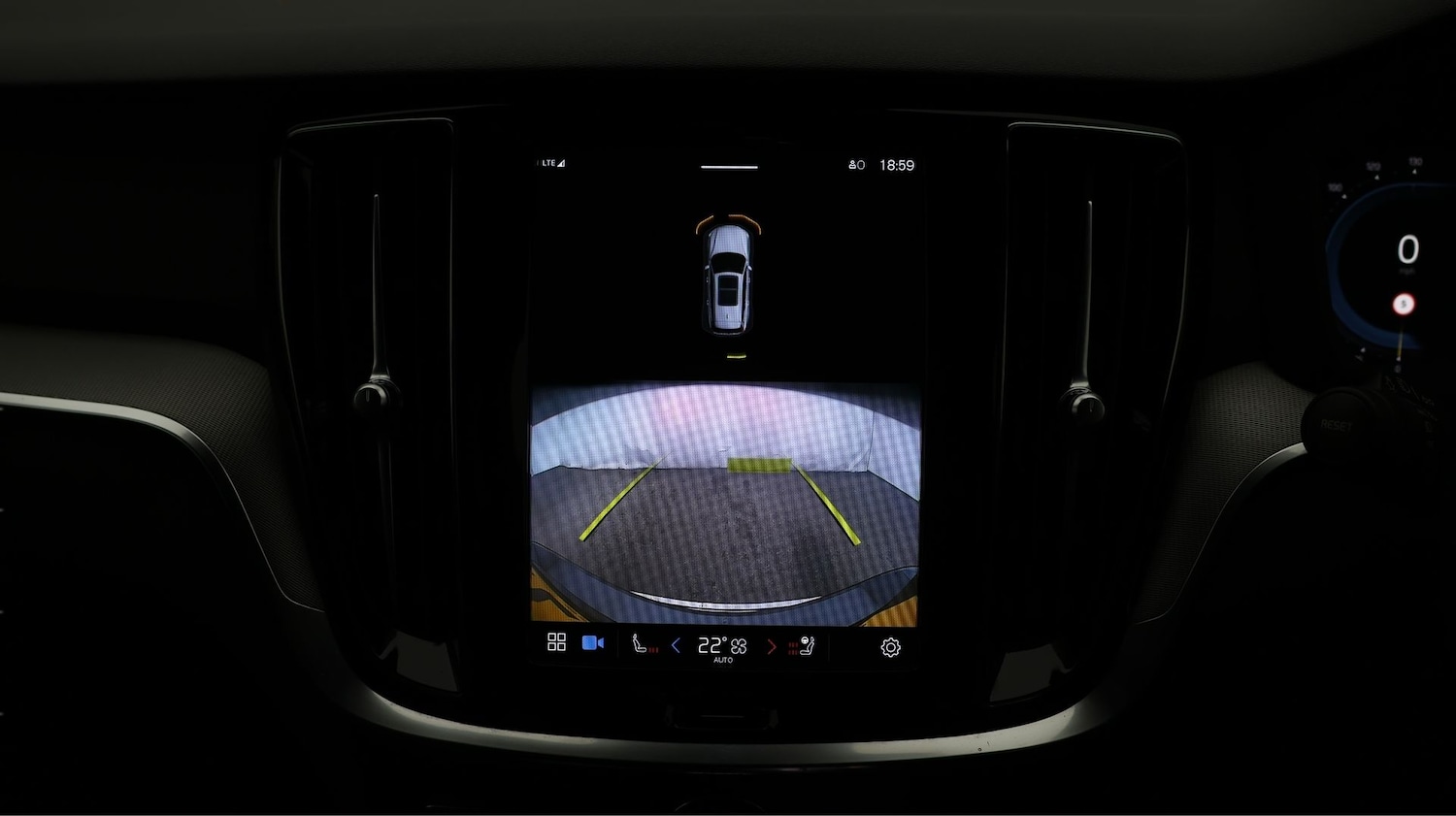 Used Volvo V60 2022 for sale - 77201117: Photo 23